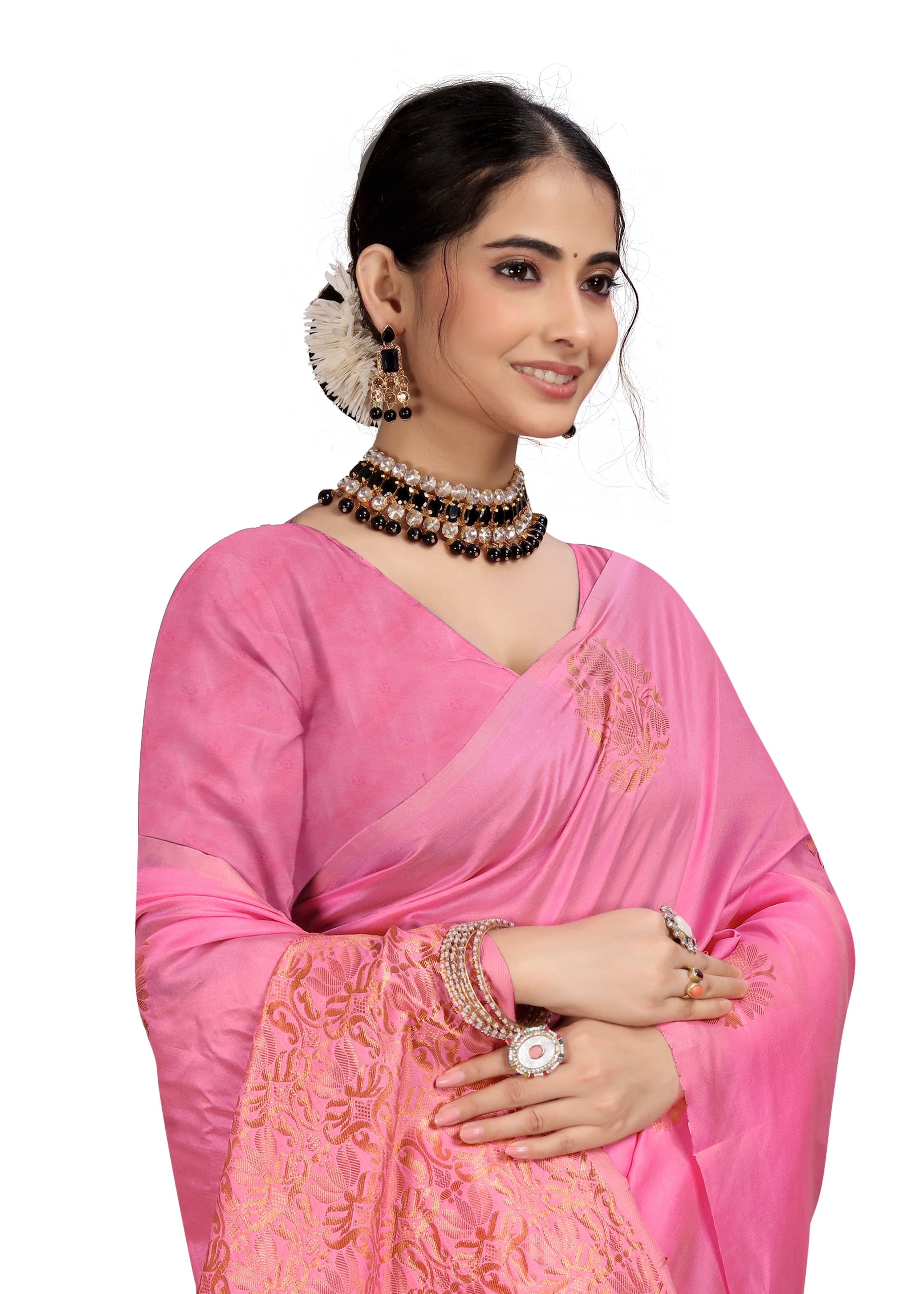 Discover the beauty of classic colors. Discover Kayarani.