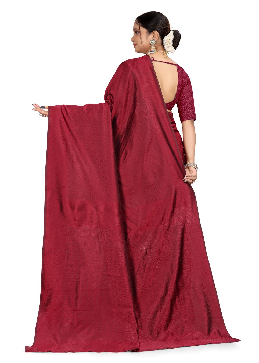 Lustrous texture handloom silk saree