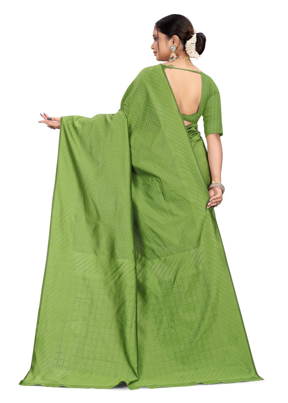 Lustrous texture handloom silk saree