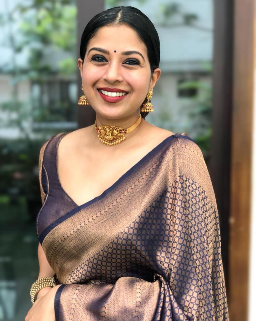 Women's Kanjivaram Soft Silk Saree With Blouse Piece