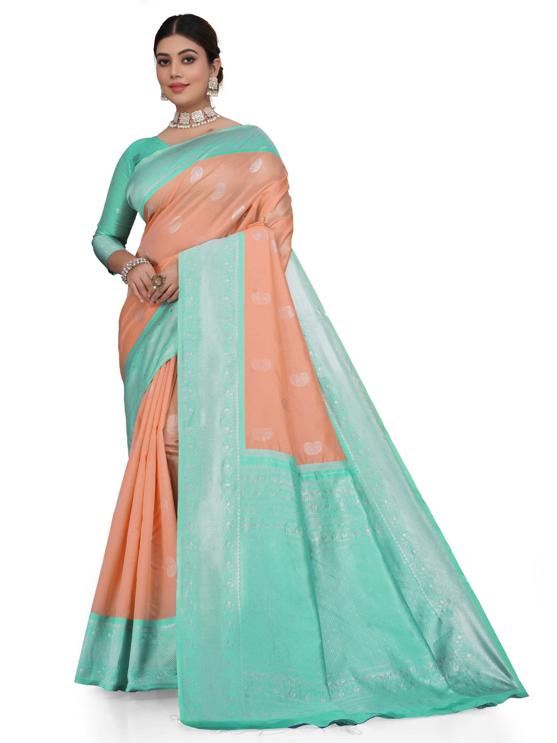 Trendy Jacquard Woven Kanjeevaram Silk Saree
